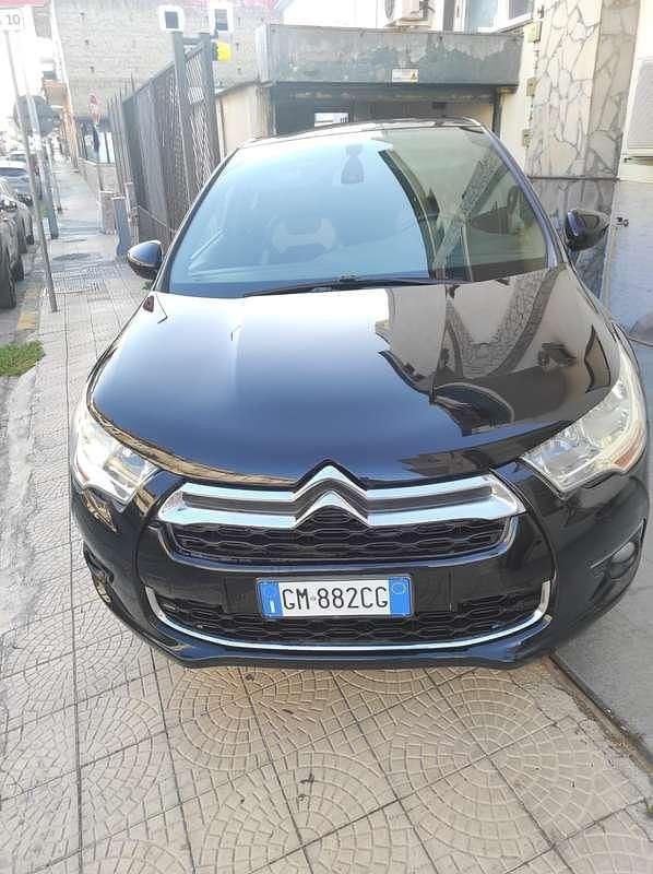 Usata 2011 Citroën DS4 Chic Due volumi | 7500 € (Cara) - Immagine 1/4