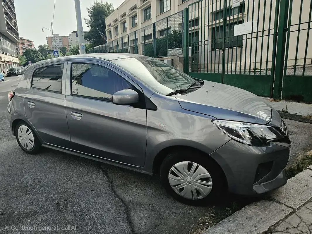Usata Mitsubishi Space Star Invite 71 CV (52 kW) 2023 Grigio Utilitaria