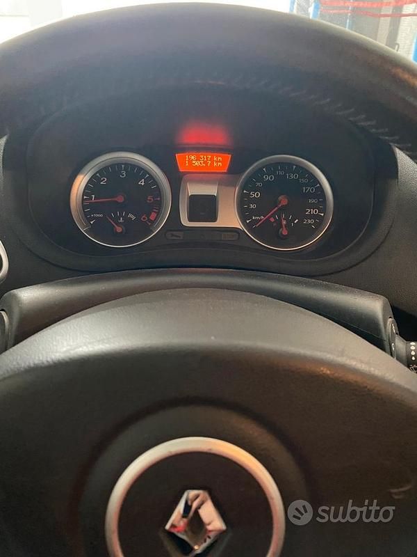 Usata Renault Clio II 85 CV (62 kW) 2010 Nero Utilitaria
