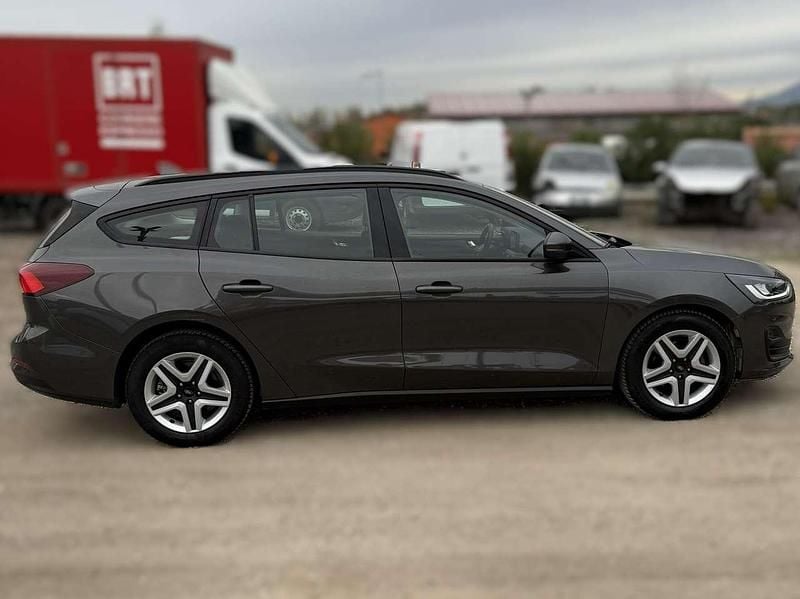 Usata Ford Focus ST-Line 120 CV (88 kW) 2023 Grigio Station wagon