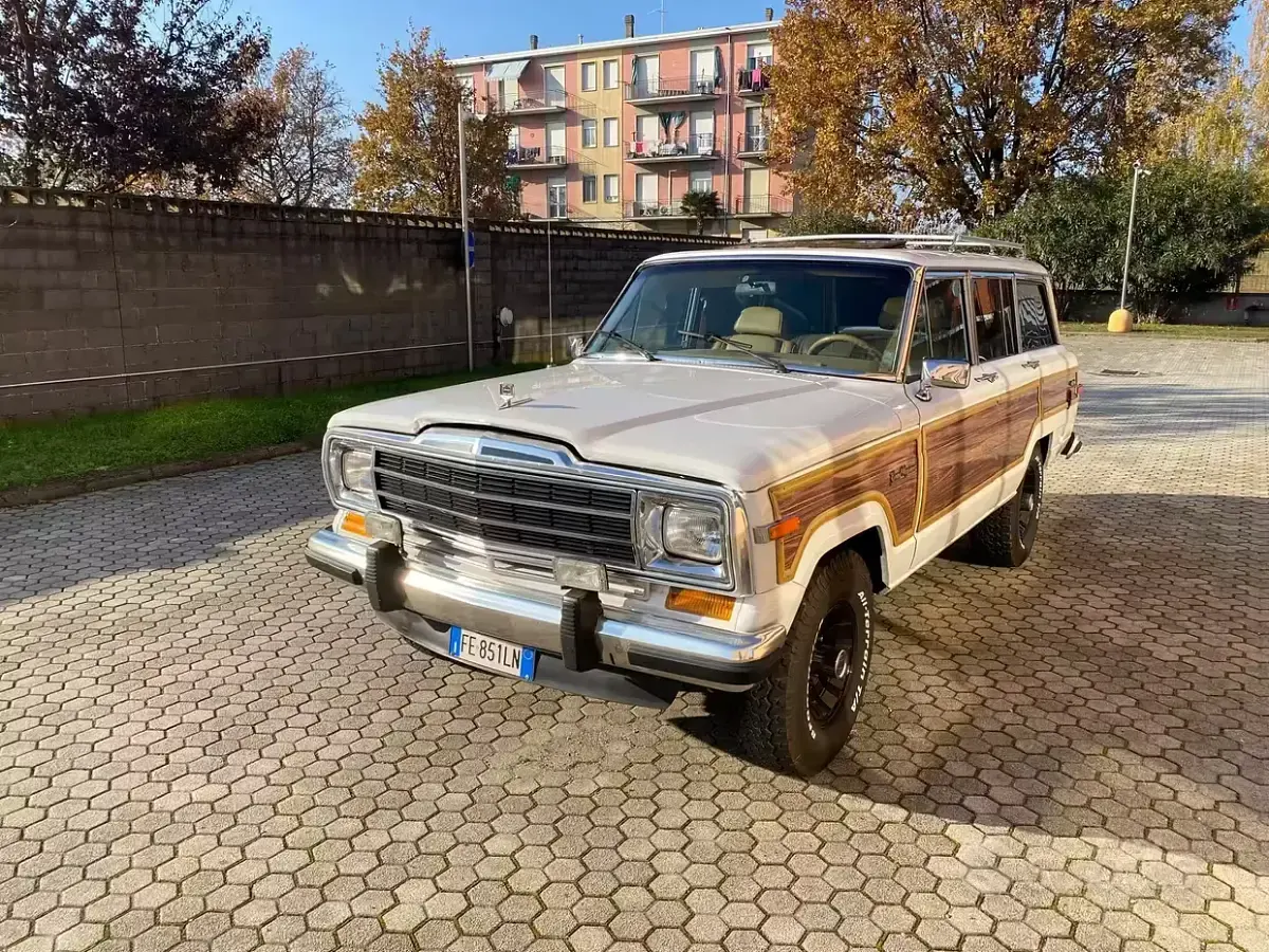 Usata Jeep Wagoneer 220 CV (161 kW) 1988 SUV