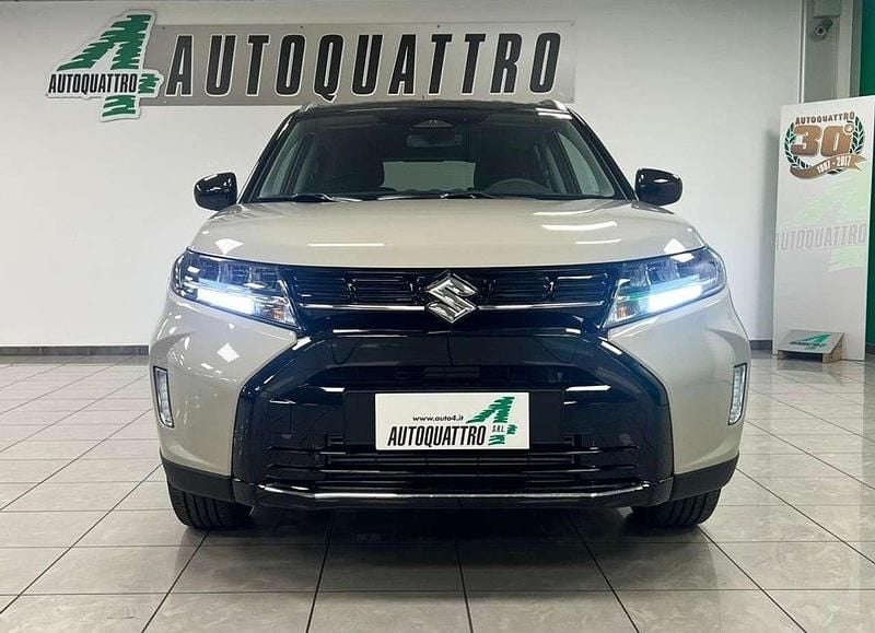 Avorio africa / nero Nuova 2025 Suzuki Vitara Cool SUV | 26.440 € (Ottimo prezzo) - Immagine 1/4