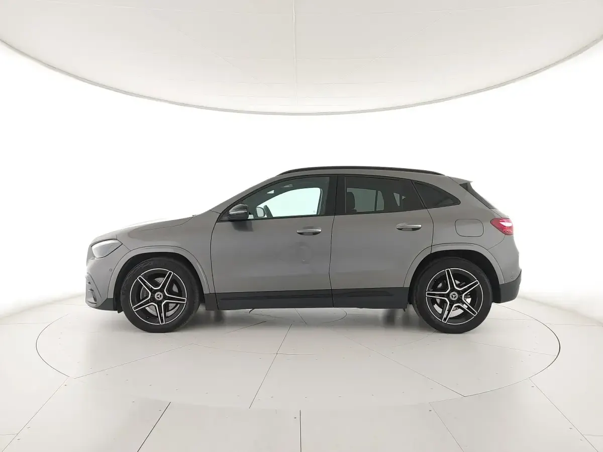 Usata Mercedes GLA180 AMG Line Premium Plus 116 CV (85 kW) 2026 Grigio SUV