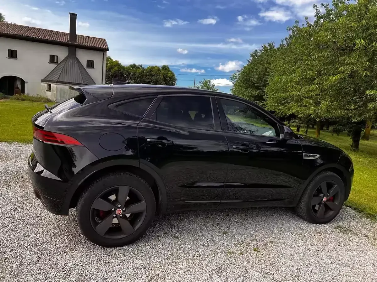 Usata Jaguar E-Pace 150 CV (110 kW) 2019 Nero SUV