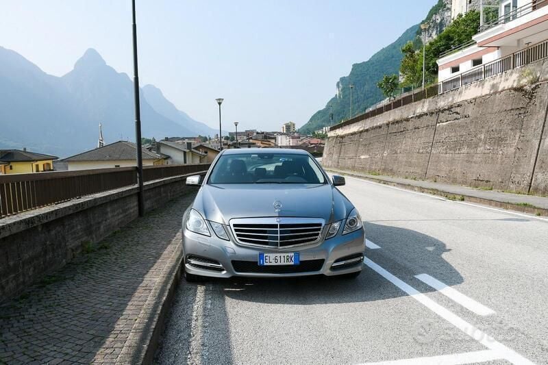 Usata Mercedes E250 204 CV (150 kW) 2012 Grigio Berlina