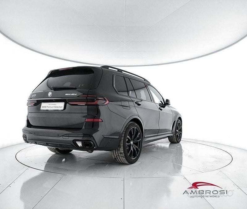 Usata BMW X7 Comfort Edition 352 CV (258 kW) 2025 Black sapphire metallizzato SUV