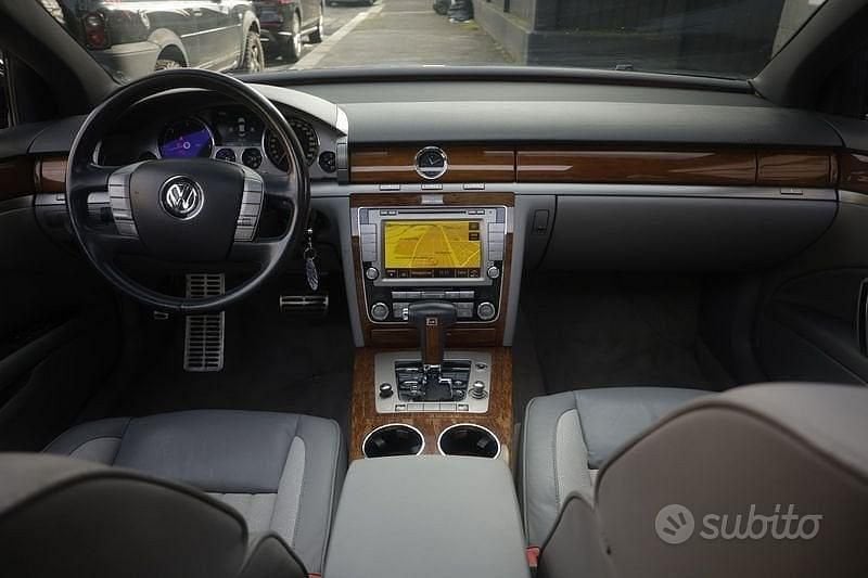 Usata VW Phaeton 239 CV (175 kW) 2011 Blu scuro Berlina