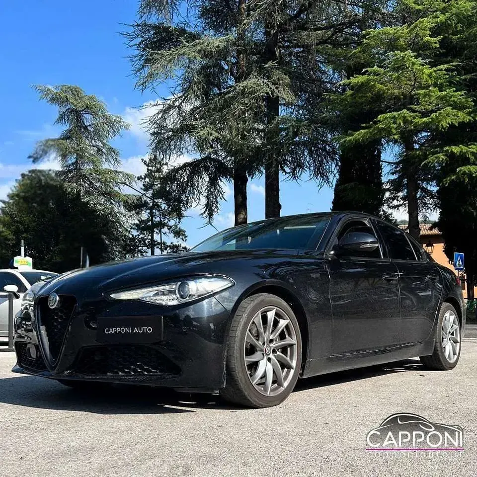 Usata Alfa Romeo Giulia Sprint 160 CV (117 kW) 2021 Nero Berlina