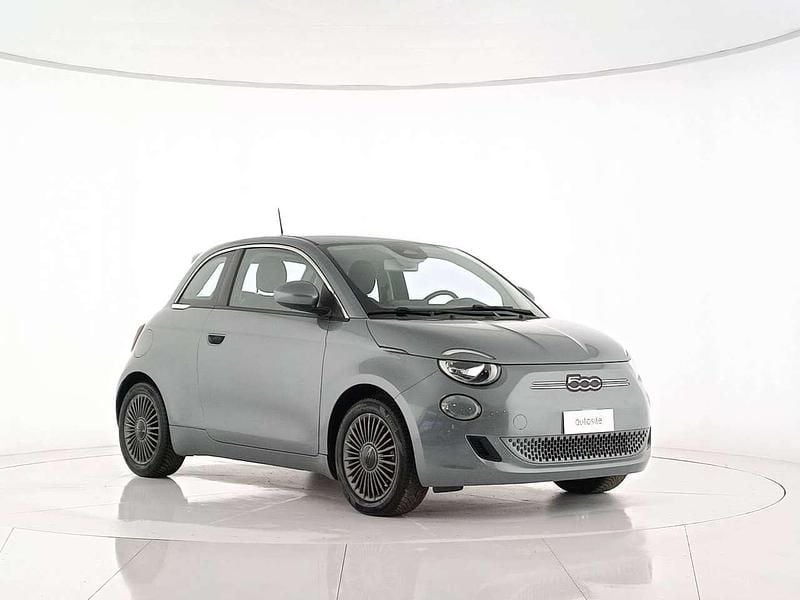 Usata Fiat 500e La Prima 42 kW (58 CV) 2020 Grigio minerale Berlina