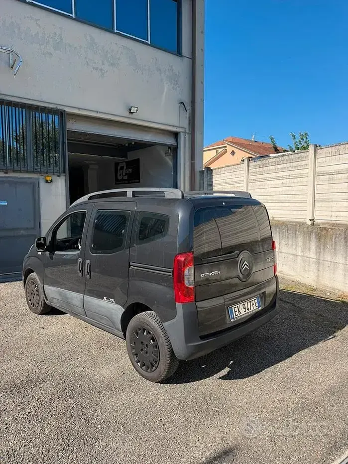 Usata Citroën Nemo XTR 75 CV (55 kW) 2011 Nero Monovolume