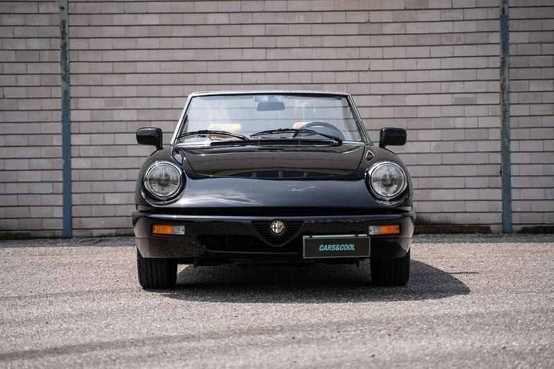 Usata Alfa Romeo Spider 132 CV (97 kW) 1991 Nero Cabrio