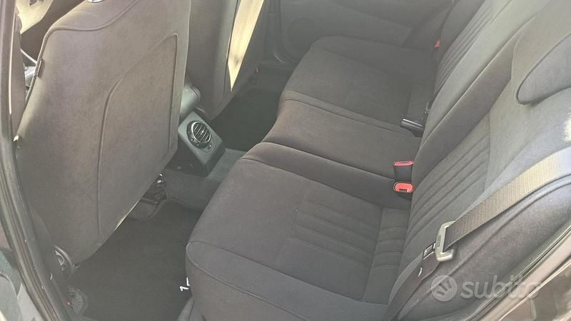 Usata Alfa Romeo 147 105 CV (77 kW) 2008 Grigio Utilitaria