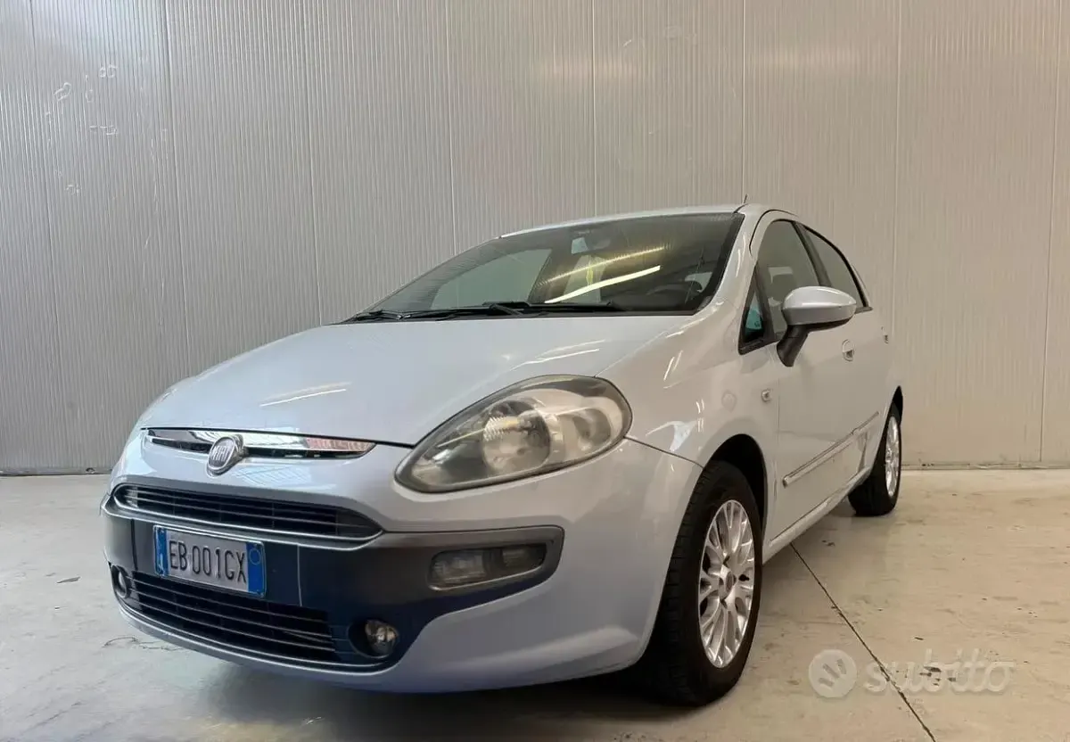Usata Fiat Grande Punto 77 CV (56 kW) 2011 Bianco Utilitaria