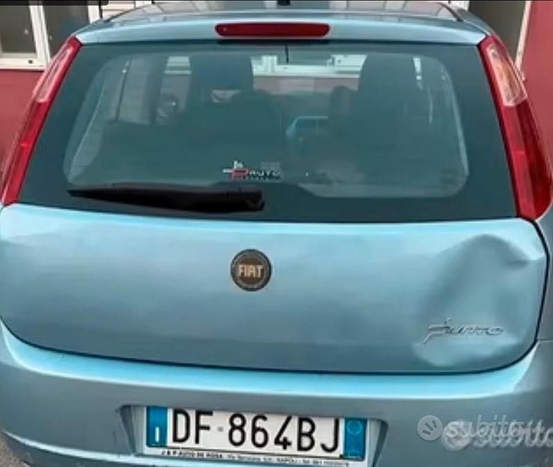 Blu Usata 2006 Fiat Punto Tre volumi | 300 € - Immagine 1/4