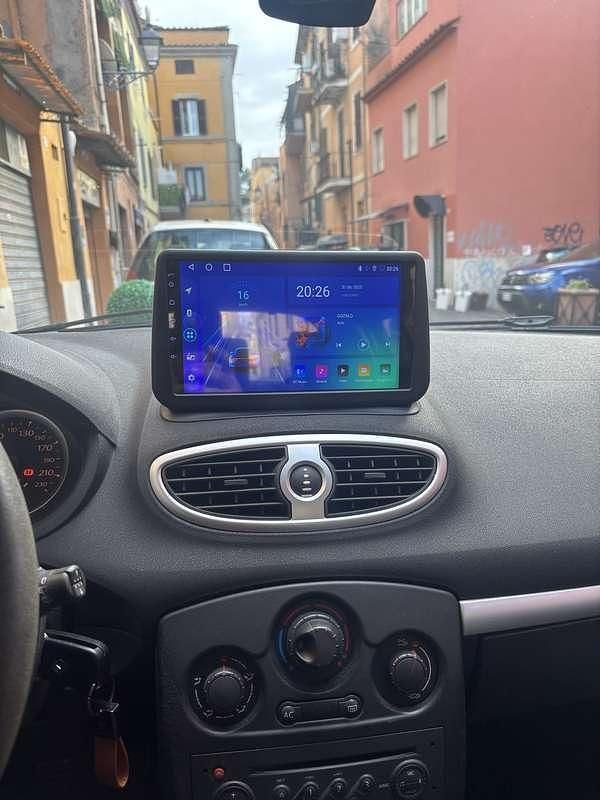 Usata Renault Clio II Dynamique 75 CV (55 kW) 2009 Berlina