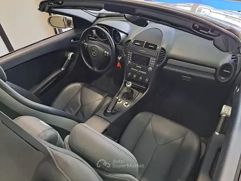 Usata Mercedes SLK200 163 CV (119 kW) 2007 Gray Cabrio