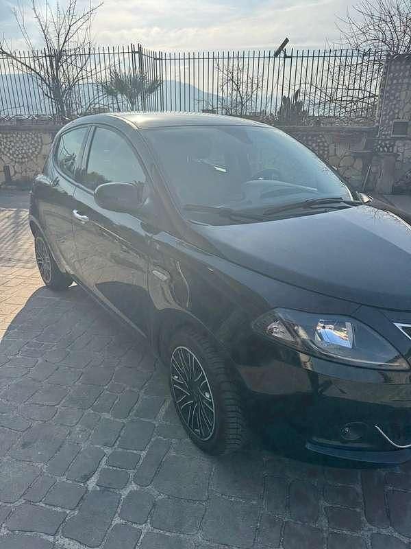 Usata Lancia Ypsilon Gold 69 CV (50 kW) 2022 Utilitaria
