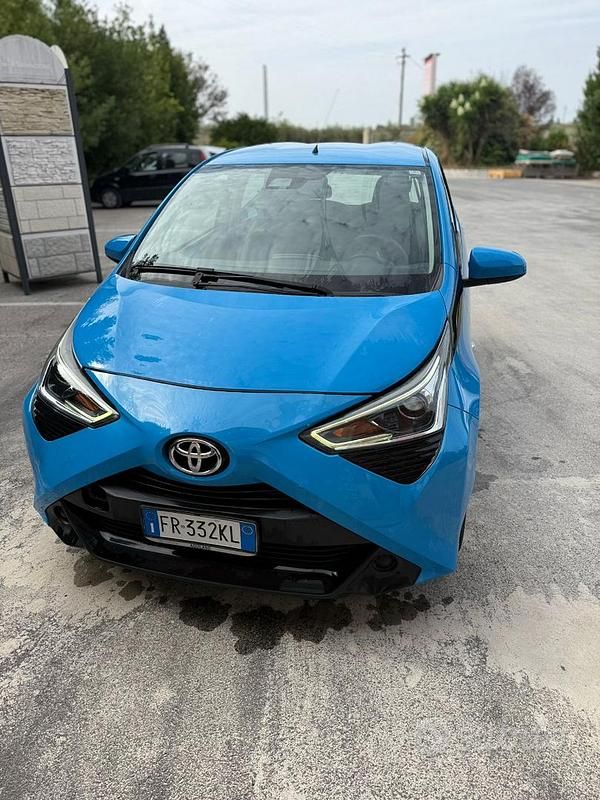 Usata Toyota Aygo Connect Style 2018 Blu Utilitaria