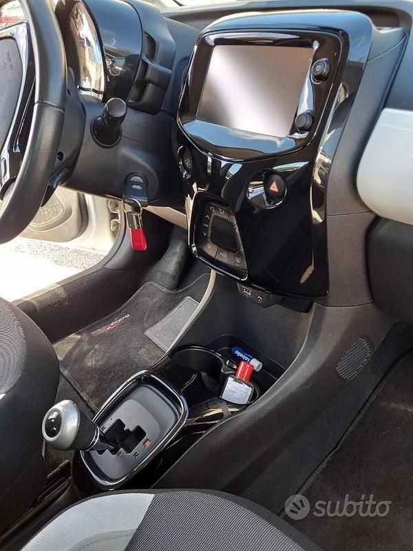 Usata Toyota Aygo X-cite 69 CV (50 kW) 2014 Bianco Utilitaria