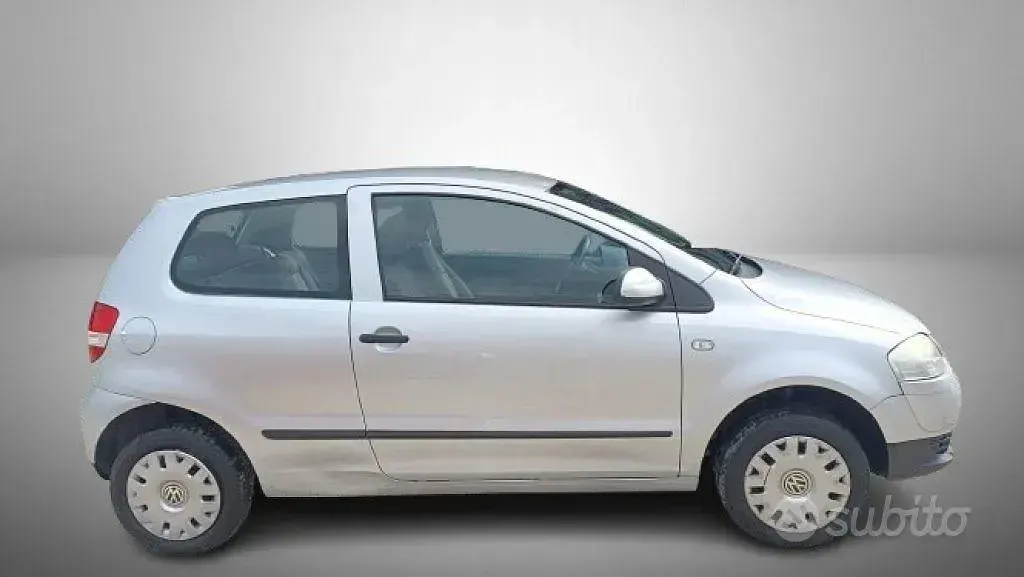 Usata VW Fox 75 CV (55 kW) 2006 Grigio Utilitaria