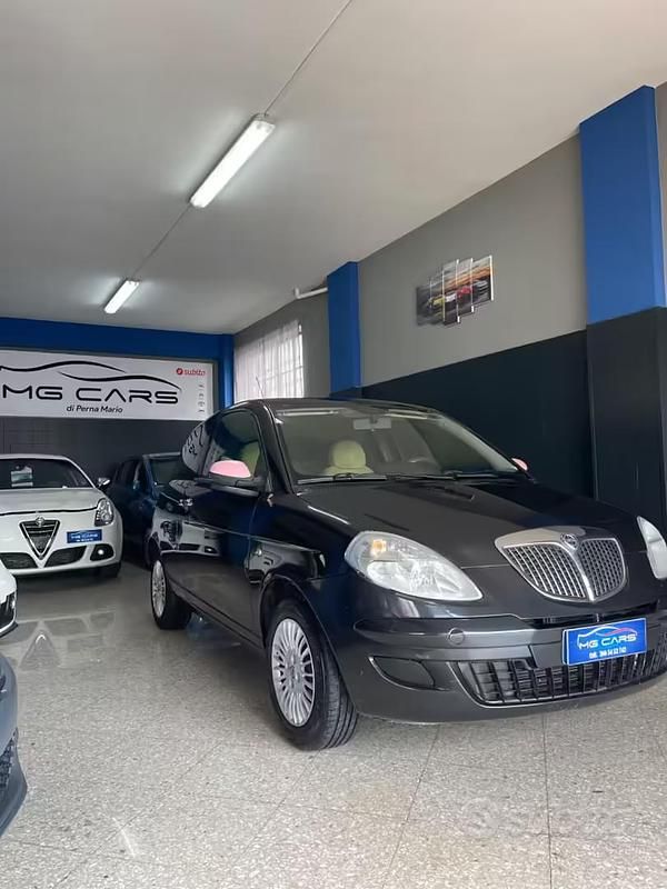 Usata Lancia Ypsilon 69 CV (50 kW) 2005 Nero Utilitaria