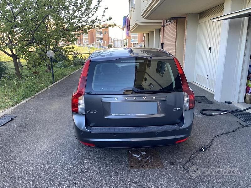 Usata Volvo V50 115 CV (84 kW) 2010 Grigio Station wagon