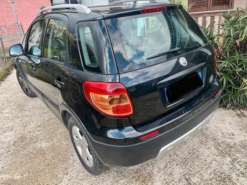 Usata Fiat Sedici 120 CV (88 kW) 2009 Nero SUV