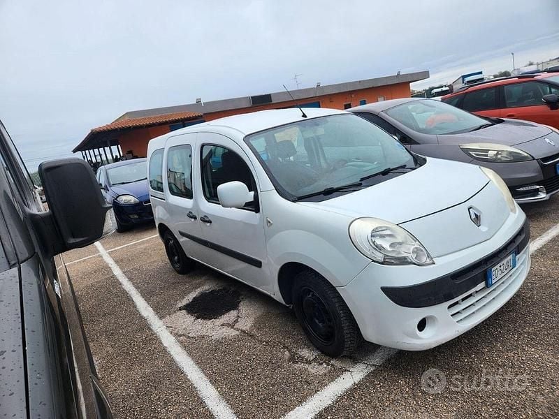 Usata Renault Kangoo 90 CV (66 kW) 2011 Bianco Monovolume
