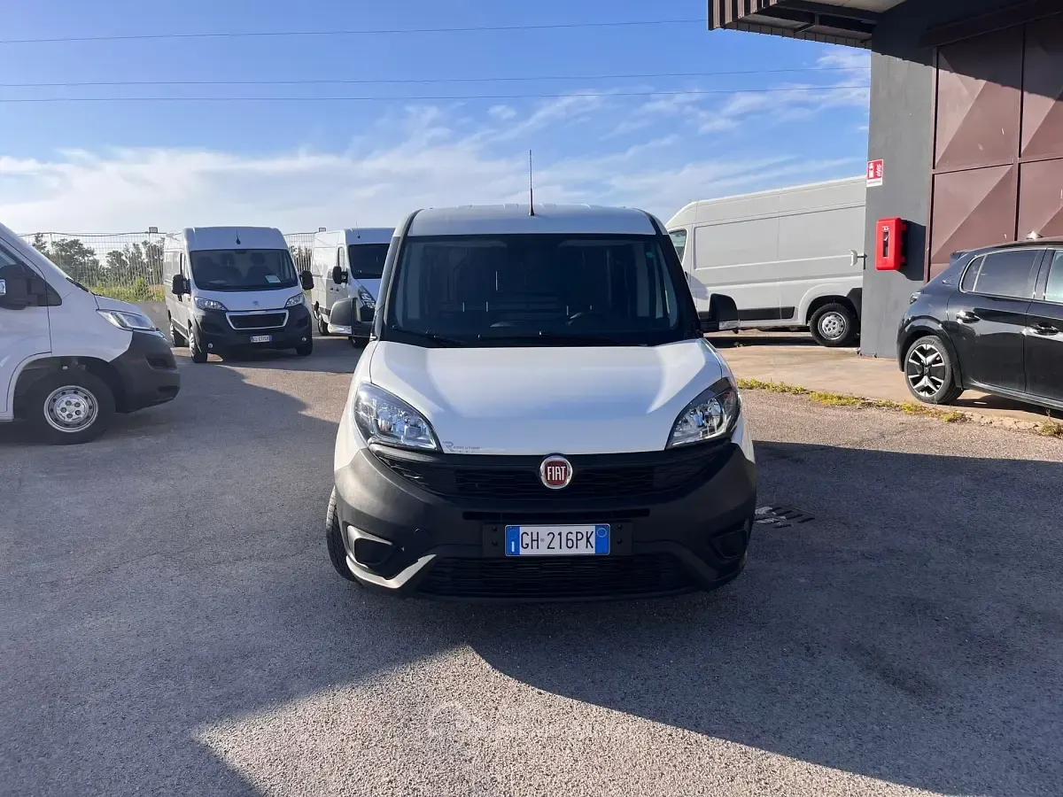 Usata Fiat Doblò 105 CV (77 kW) 2021 Bianco Monovolume