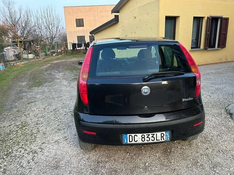 Usata Fiat Grande Punto Dynamic 65 CV (47 kW) 2008 Utilitaria