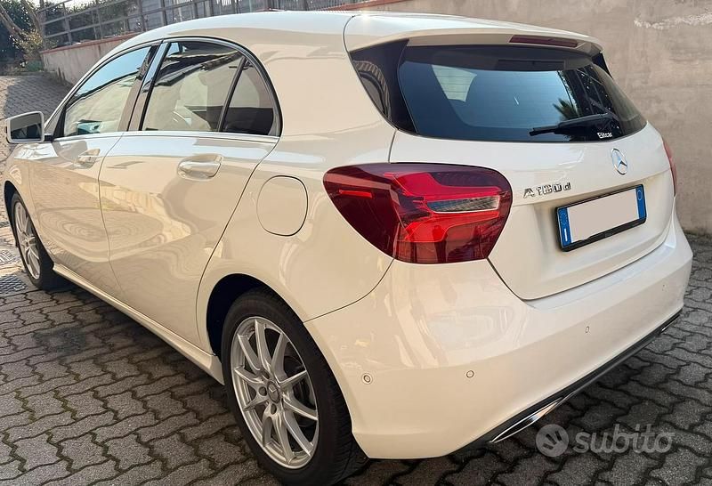 Usata Mercedes A180 109 CV (80 kW) 2016 Bianco Berlina