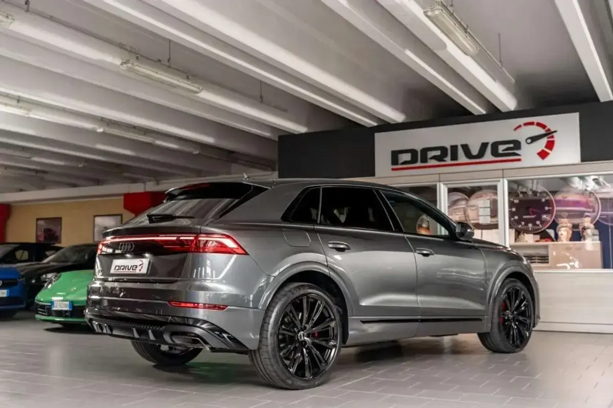 Nuova Audi Q8 S-Line 286 CV (210 kW) 2026 Grigio SUV