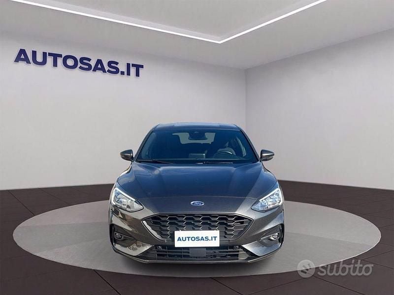 Grigio Usata 2021 Ford Focus ST-Line Berlina | 16.890 € (Buon prezzo) - Immagine 1/4