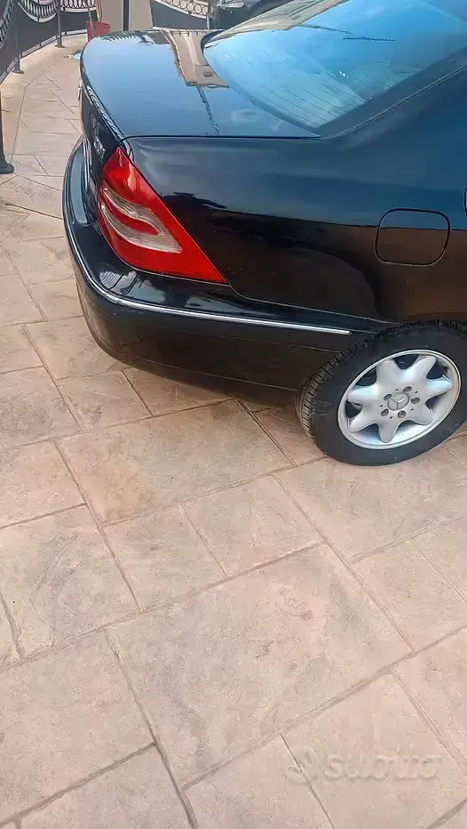 Usata Mercedes C220 Elegance 150 CV (110 kW) 2004 Nero Berlina