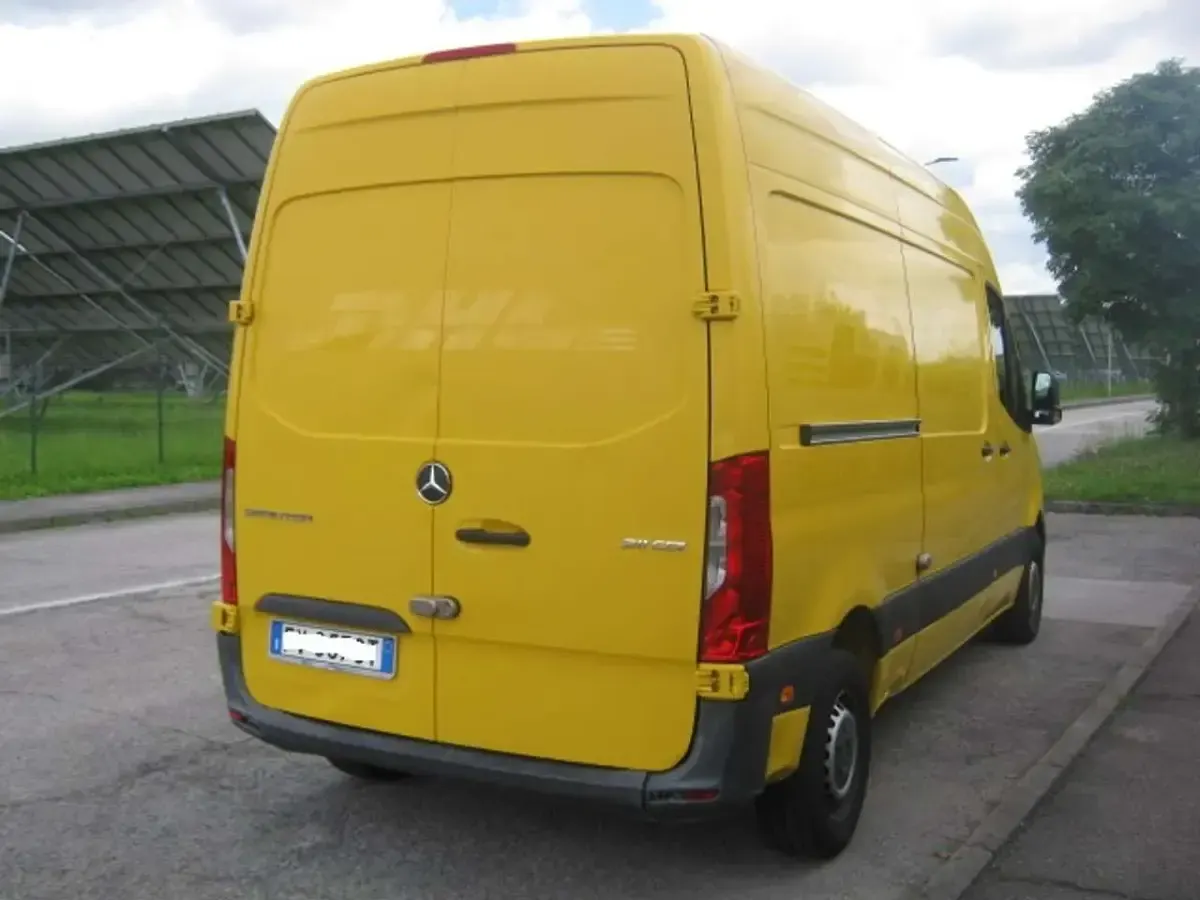 Usata Mercedes Sprinter 114 CV (83 kW) 2019 Giallo Furgone