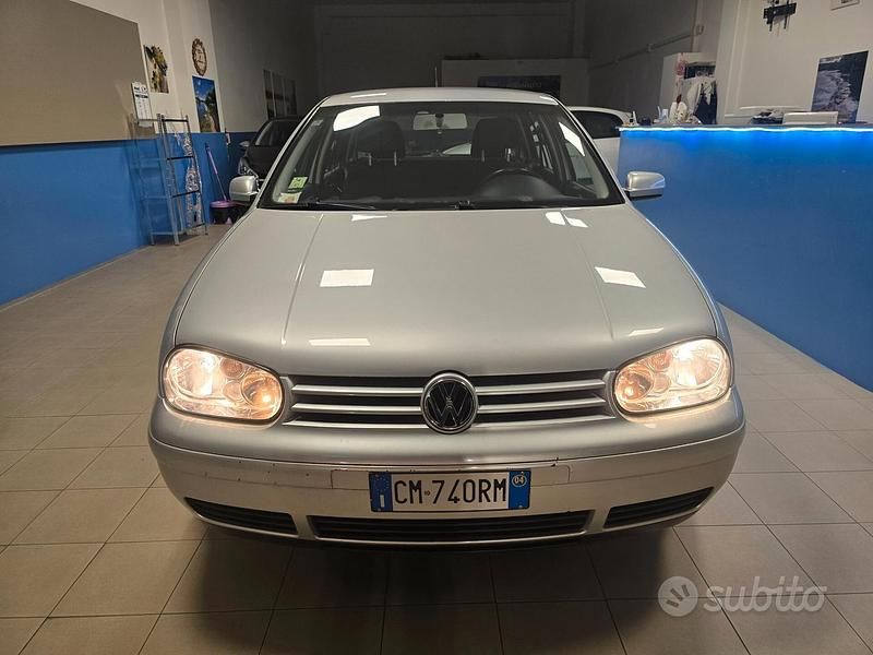 Usata VW Golf IV Comfortline 104 CV (76 kW) 2004 Grigio Berlina