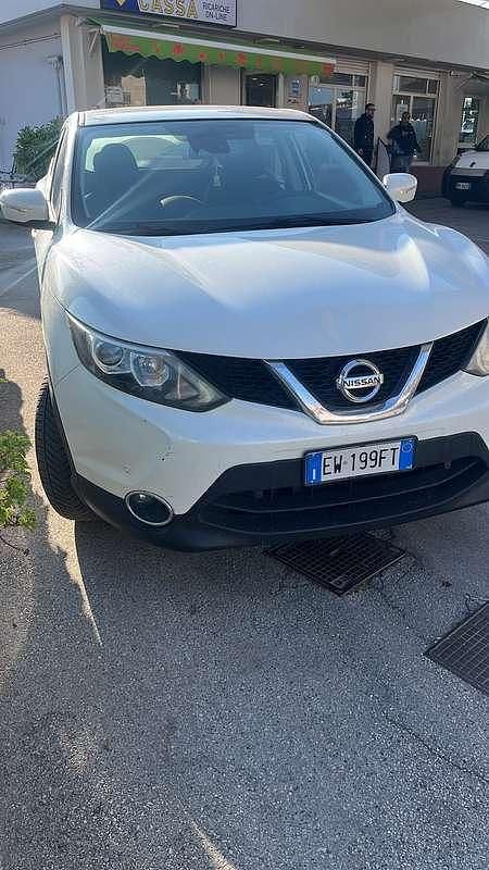 Usata Nissan Qashqai Acenta 110 CV (80 kW) 2014 Bianco SUV