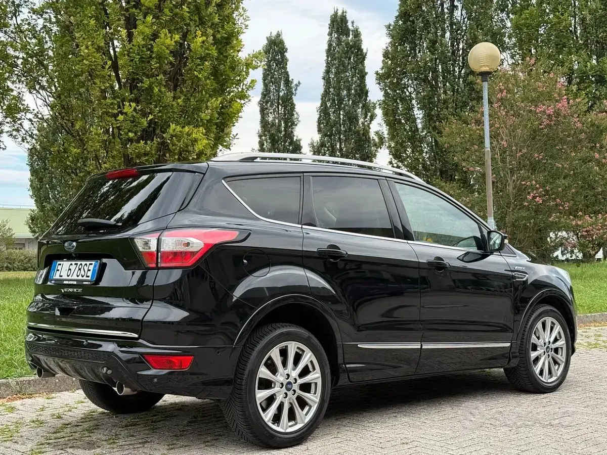 Usata Ford Kuga Vignale 150 CV (110 kW) 2017 Nero SUV