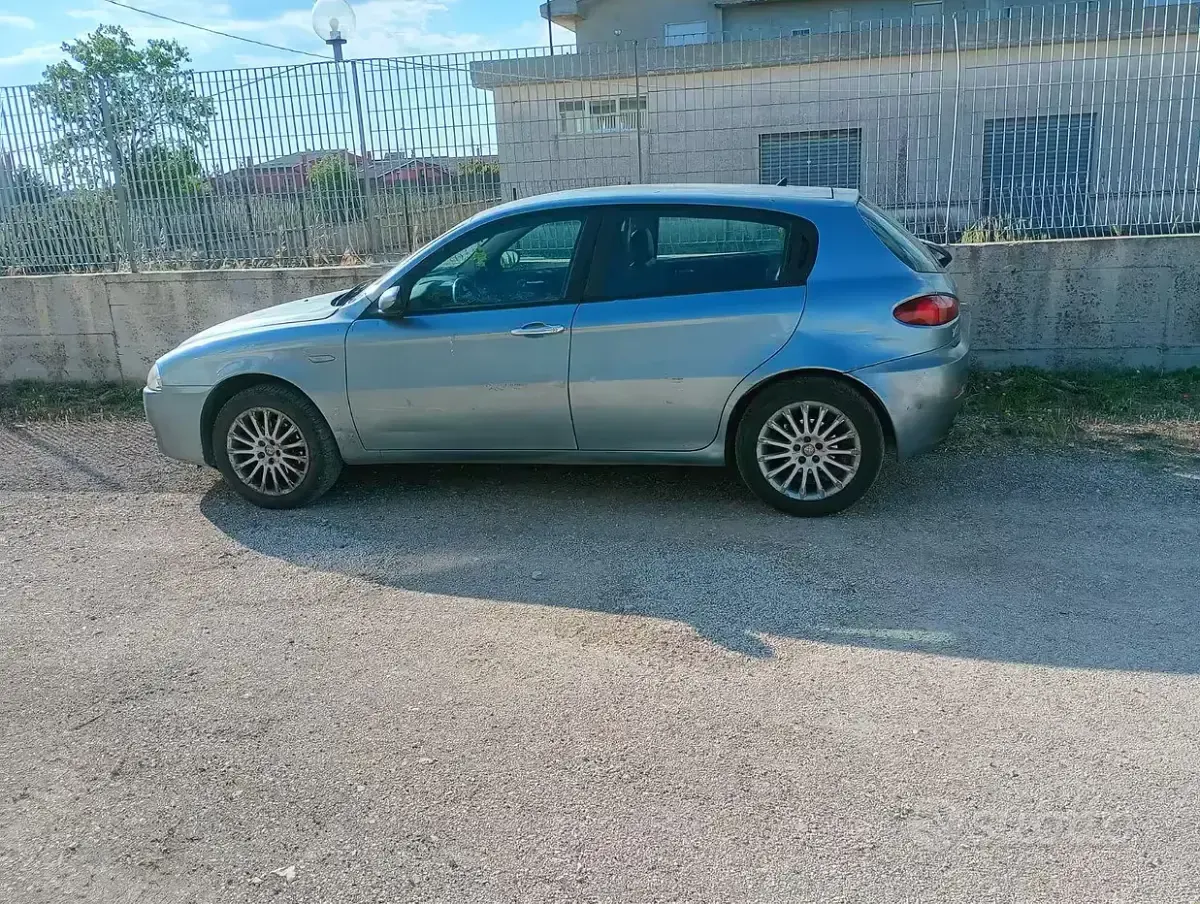 Usata Alfa Romeo 147 116 CV (85 kW) 2005 Utilitaria