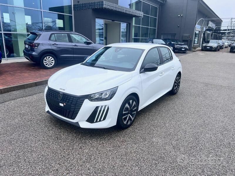 Bianco Usata 2024 Peugeot 208 Active Due volumi | 17.900 € (Cara) - Immagine 1/4