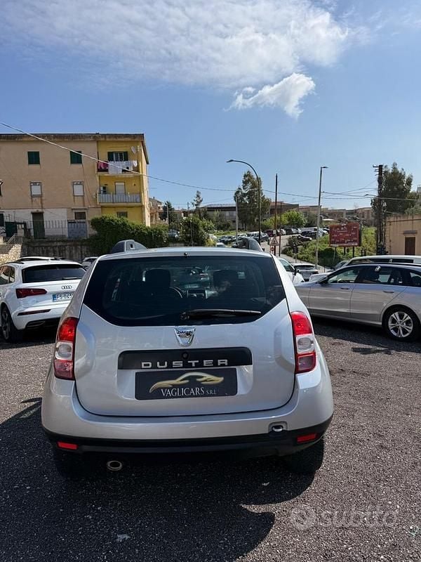 Usata Dacia Duster Lauréate 110 CV (80 kW) 2017 Grigio SUV