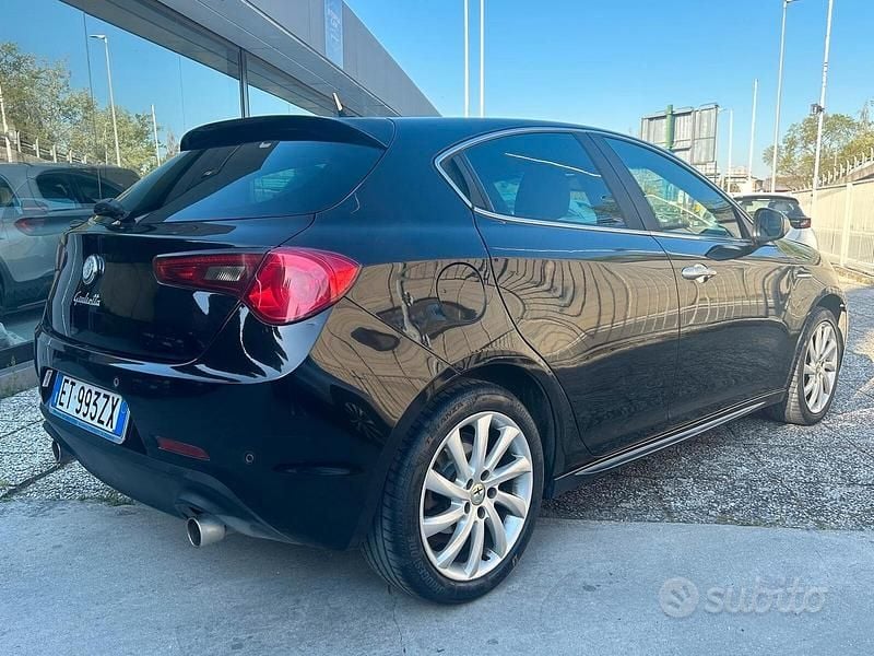 Usata Alfa Romeo Giulietta Exclusive 150 CV (110 kW) 2014 Nero Utilitaria