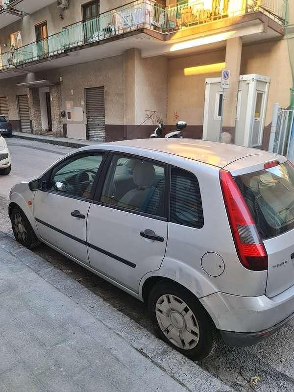 Usata Ford Fiesta Ambiente 68 CV (50 kW) 2003 Utilitaria