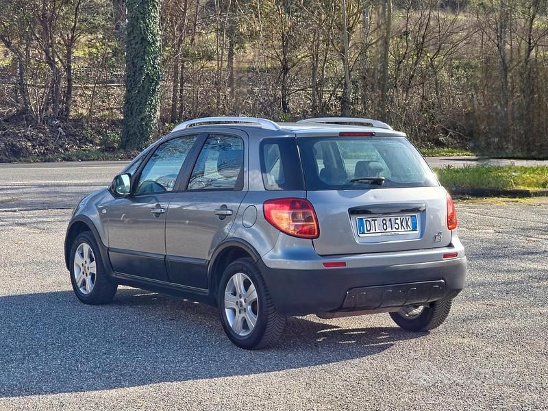 Usata Fiat Sedici 107 CV (78 kW) 2008 Marrone SUV