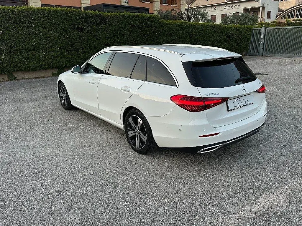 Second-hand Mercedes C220 Premium 200 CP (147 kW) 2022 Alb Break