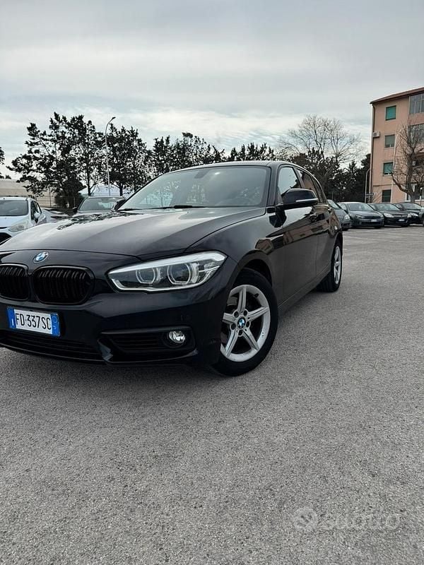 Usata BMW 118 Efficient Dynamics 150 CV (110 kW) 2016 Nero Utilitaria