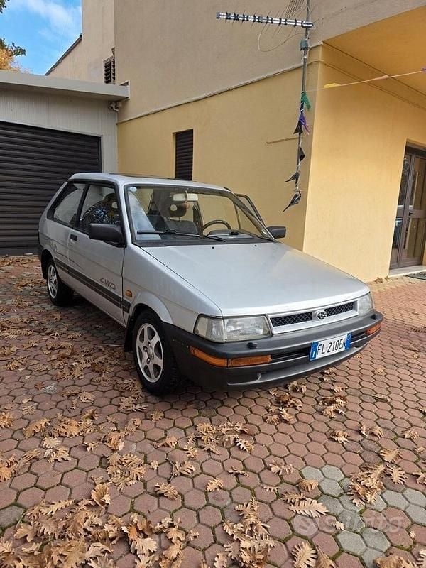 Usata Subaru Justy 75 CV (55 kW) 1995 Grigio Utilitaria