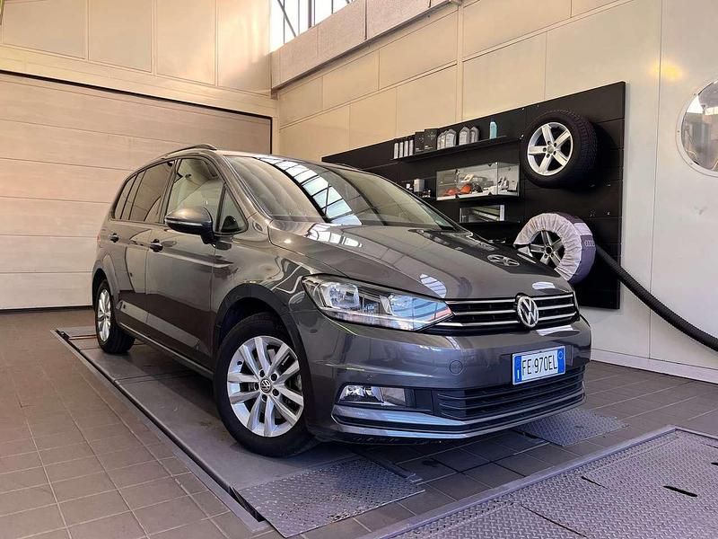 Grigio Usata 2016 VW Touran Comfortline Monovolume | 15.900 € (Ottimo prezzo) - Immagine 1/4