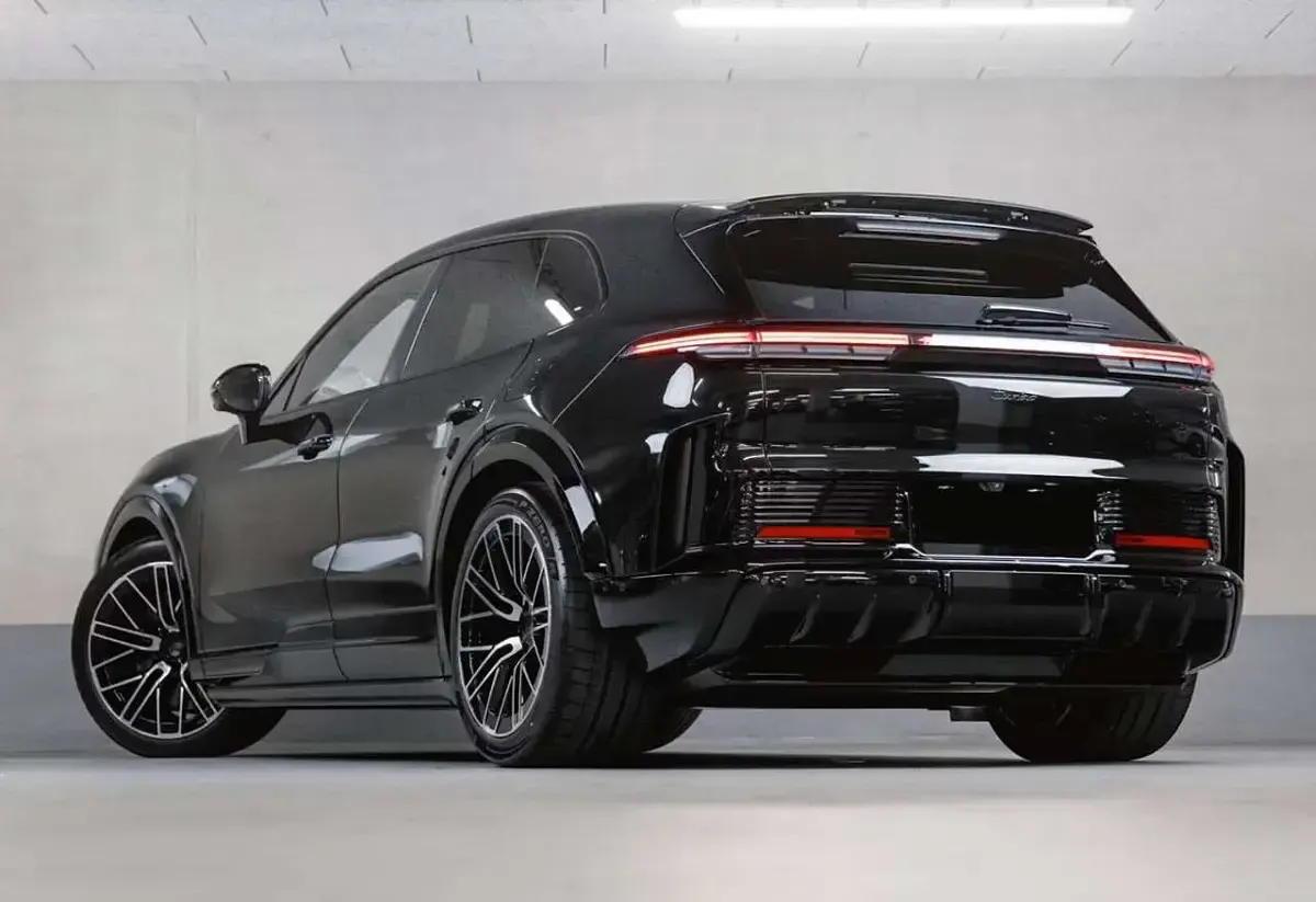 Nuova Porsche Cayenne Turbo Chrono 114 kW (156 CV) 2026 Nero SUV