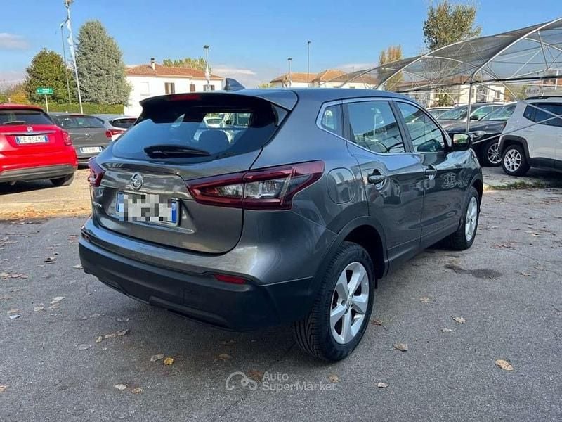 Usata Nissan Qashqai 116 CV (85 kW) 2020 Grigio metallizzato SUV